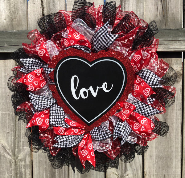 Valentine LOVE Mesh Wreath | Wall Decor | Front Door Decor | Wedding Aniversary
